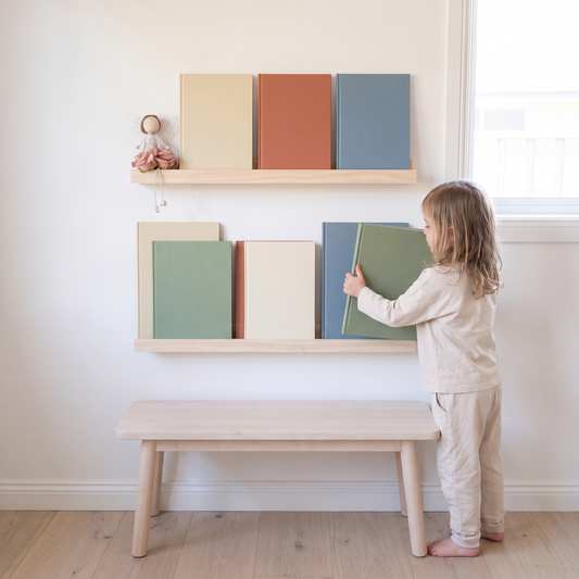 Wall-Mounted Book and Picture Display Ledge – Natural Wood, 60 cm