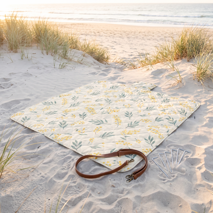 Machine-Washable Picnic Rug with Wind Pegs, Wattle Print