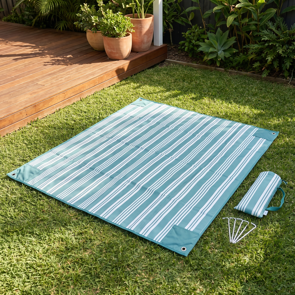 Sand-Free Beach Mat Kit with Pegs and Wash Bag, Stripe