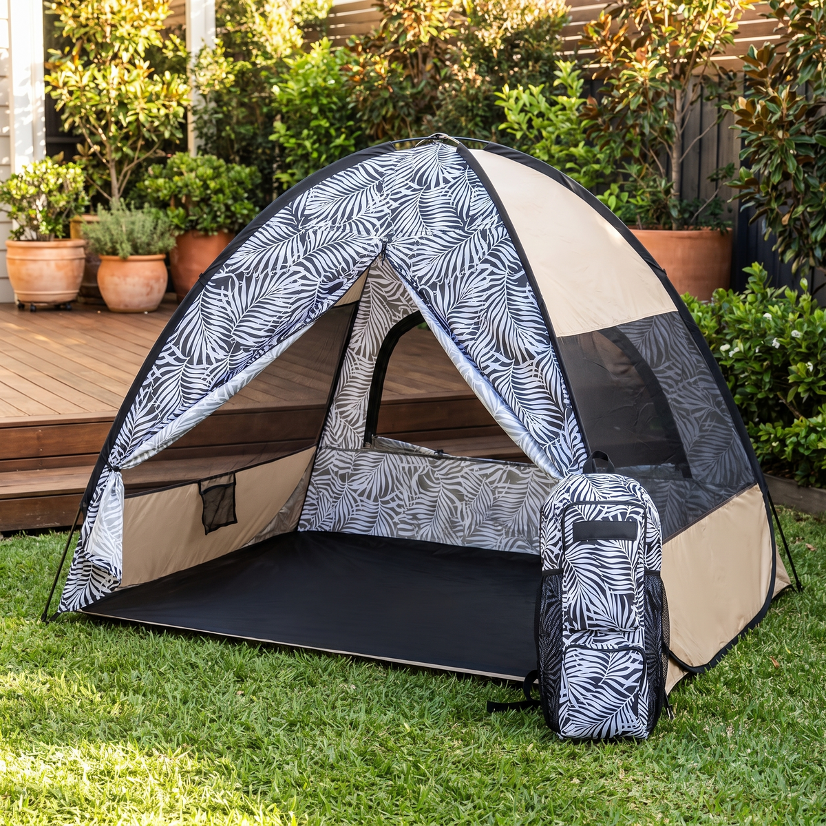 Family Pop-Up Beach Tent with Sand and Grass Pegs and Backpack, Sand Stripe
