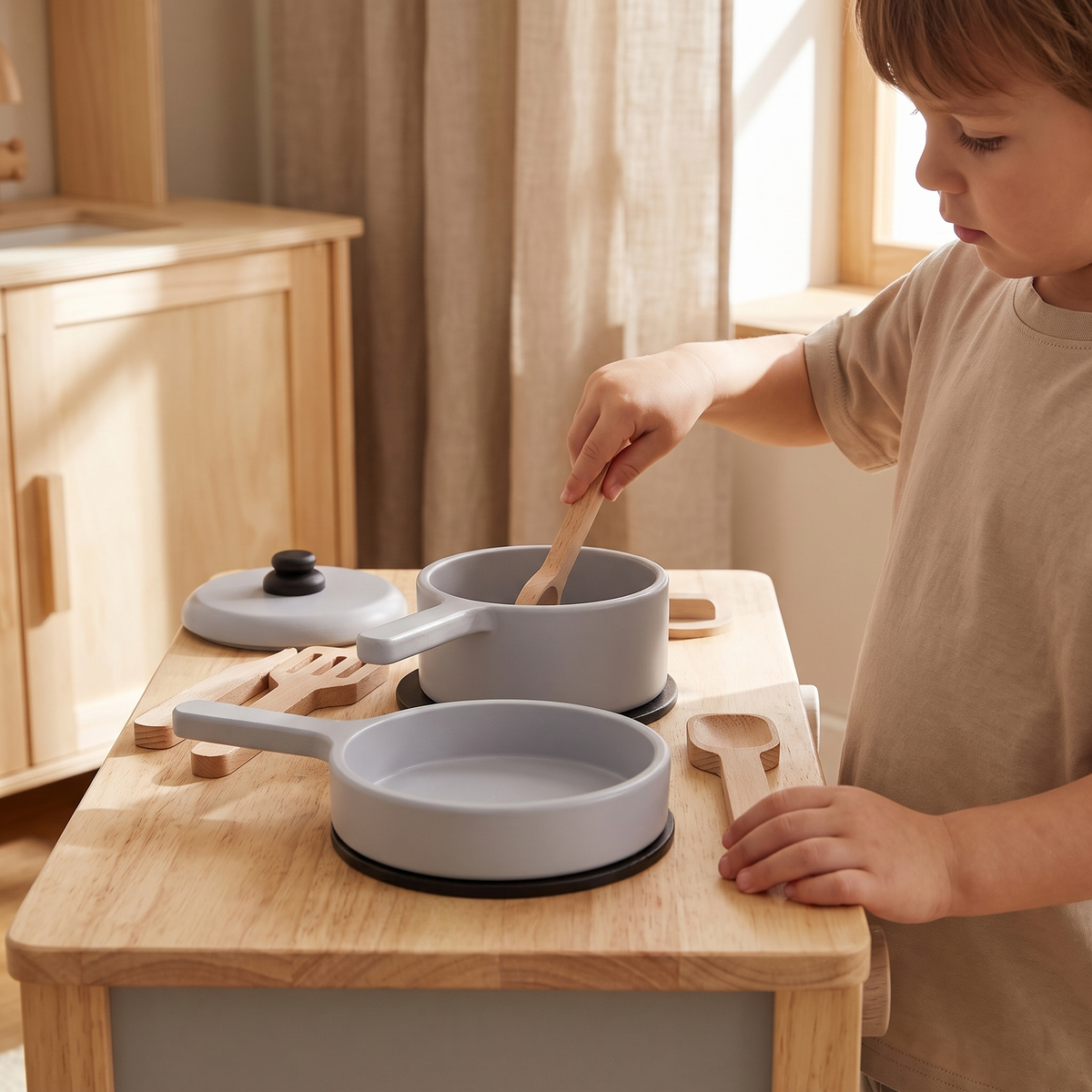 Wooden Play Pot and Pan Set with Lid, Spoon and Spatula – 4 Pieces